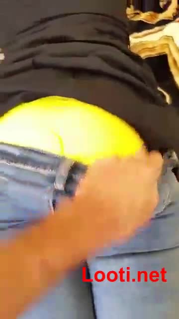Rubbing Girlfriend Big Ass with Hijab in Jeans.mp4 - تماشای آنلاین در بکن تو