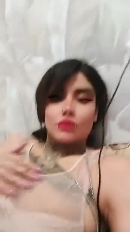 دختر حشری و خوشگل تو لایو سکسی اینستا با اعضا صحبت میکنه.mp4 - تماشای آنلاین در بکن تو