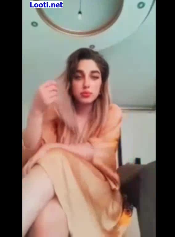 لایو دختره پرو پاچشو ریخته بیرون.mp4 - تماشای آنلاین در بکن تو