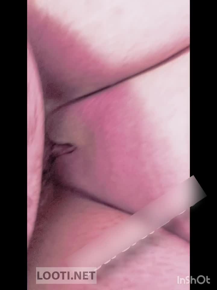 سکس زوج حشری  اول کیرش رو میماله روی کس زنه بعد فرو میکنه تلمبه میزنه.mp4 - تماشای آنلاین در بکن تو