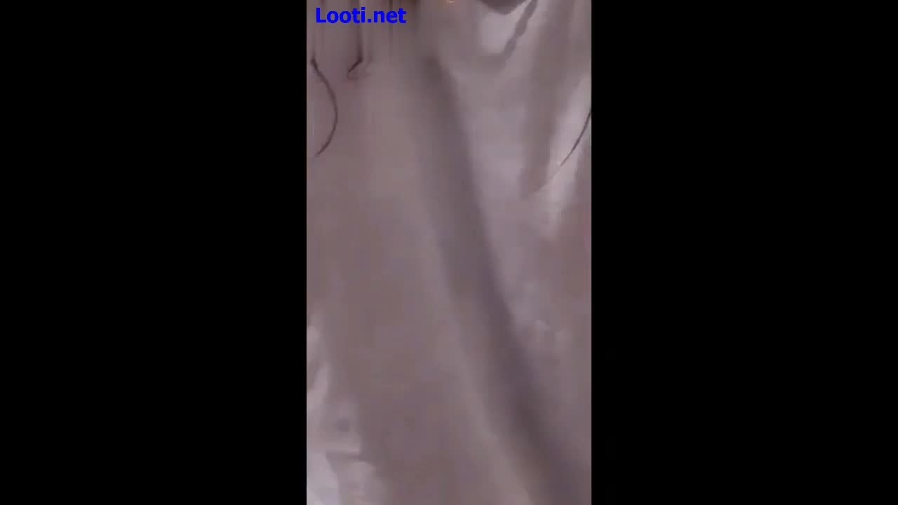 لایو دختره موقع رقص کوس و کونشو نشون میده.mp4 - تماشای آنلاین در بکن تو