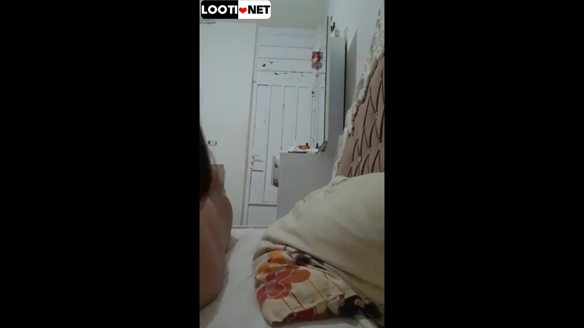 لایو دختره لخت لخت دراز کشیده لایو گذاشته.mp4 - تماشای آنلاین در بکن تو