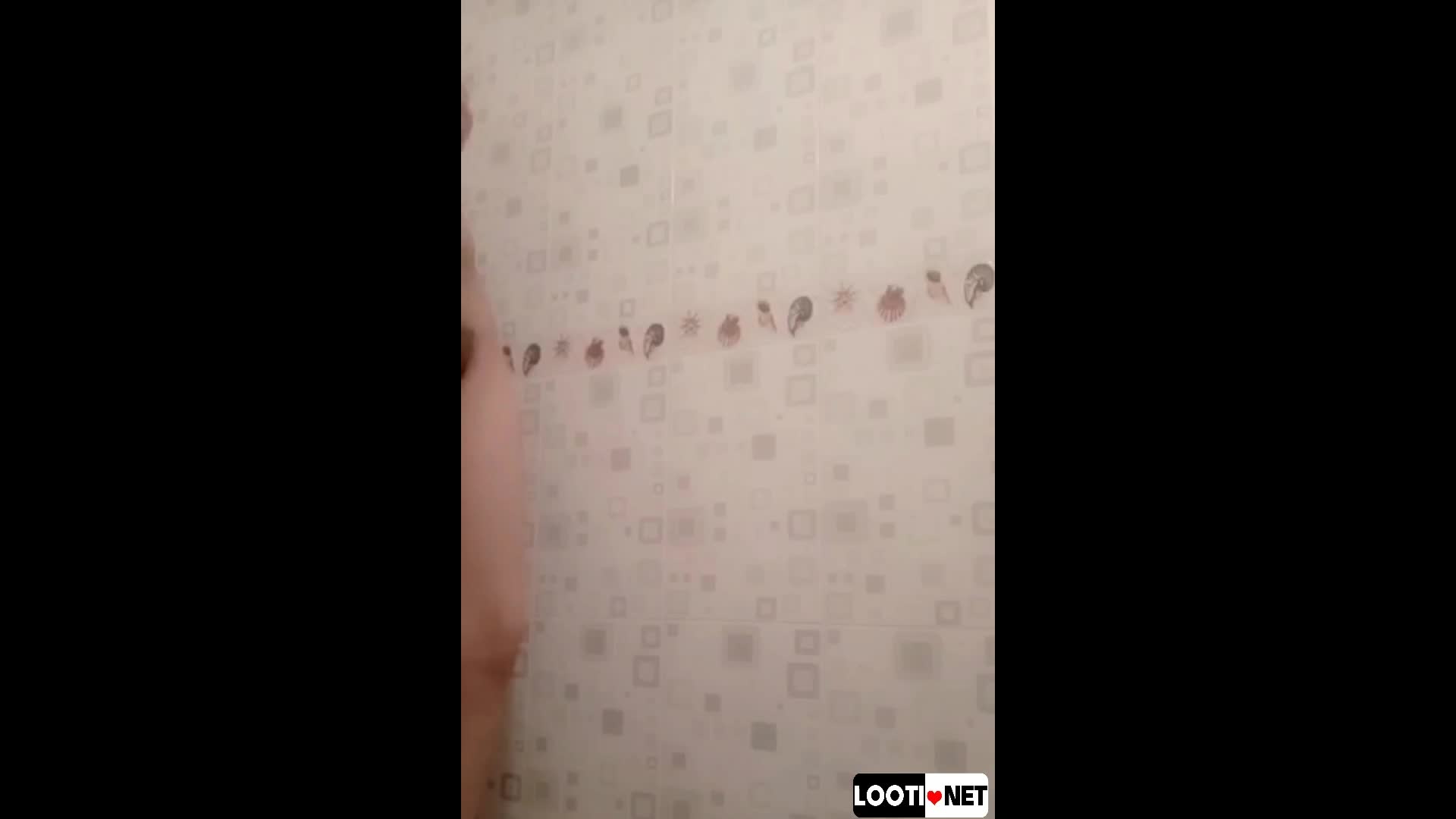 بدن نمایی دختر ایرانی تو حموم.mp4 - تماشای آنلاین در بکن تو