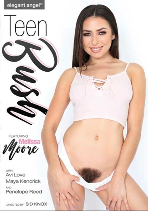 Chloe Belle – Massive Festive Facial